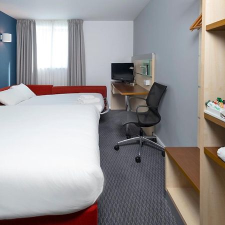Holiday Inn Express Swindon City Centre By Ihg Luaran gambar