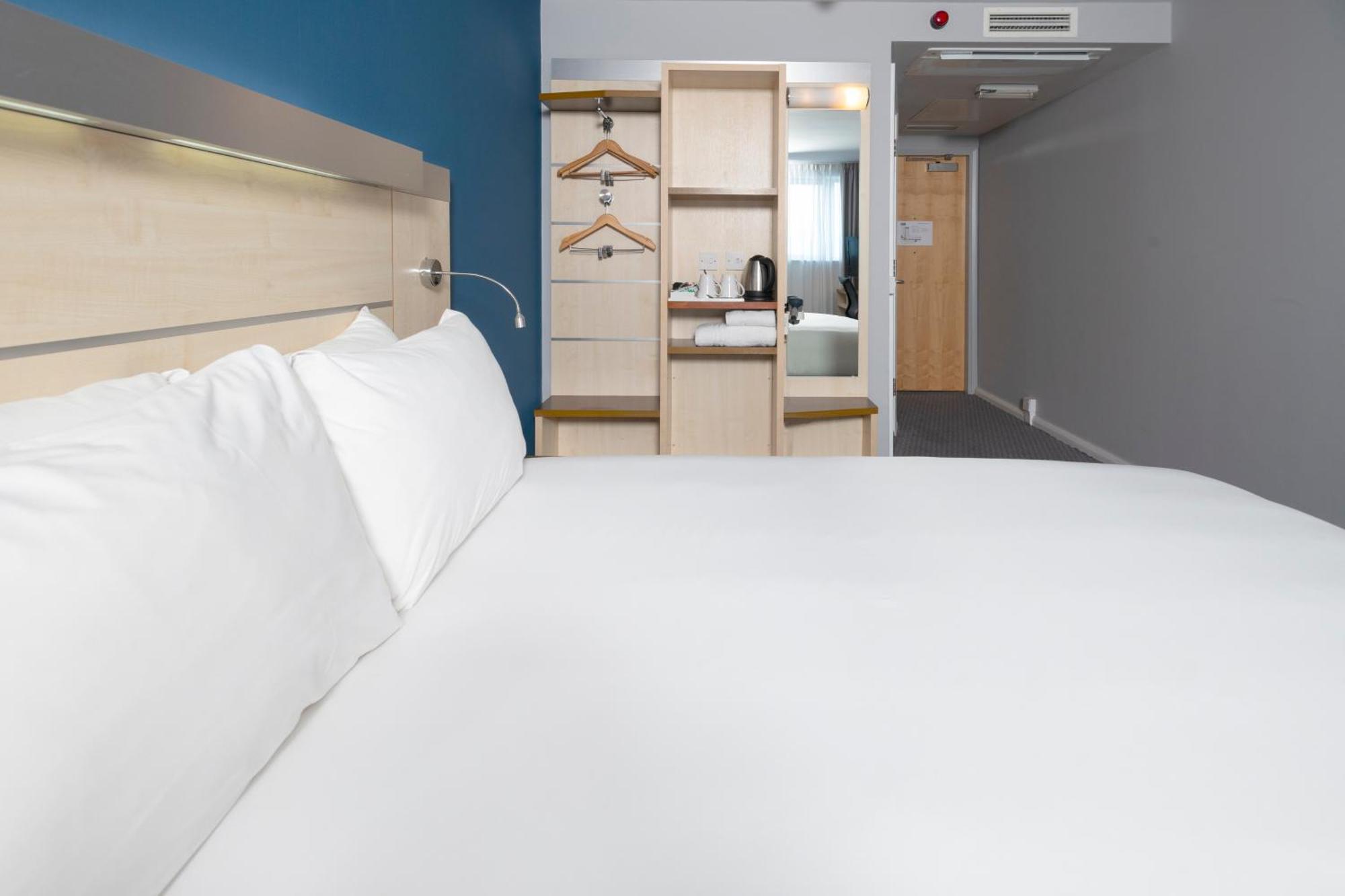 Holiday Inn Express Swindon City Centre By Ihg Luaran gambar