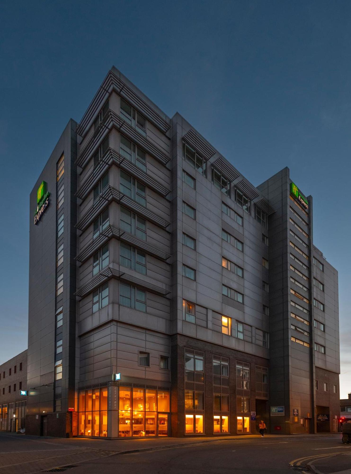 Holiday Inn Express Swindon City Centre By Ihg Luaran gambar