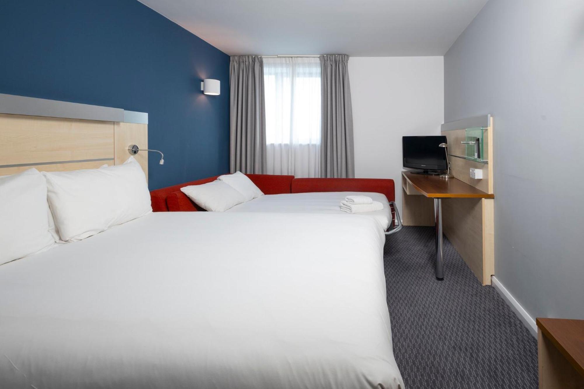 Holiday Inn Express Swindon City Centre By Ihg Luaran gambar
