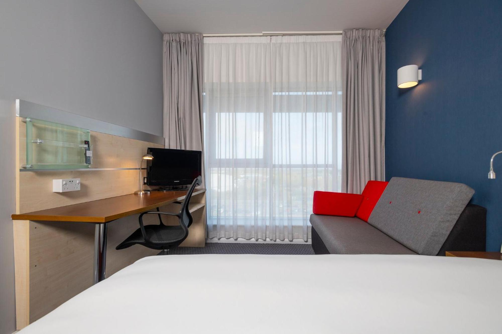 Holiday Inn Express Swindon City Centre By Ihg Luaran gambar