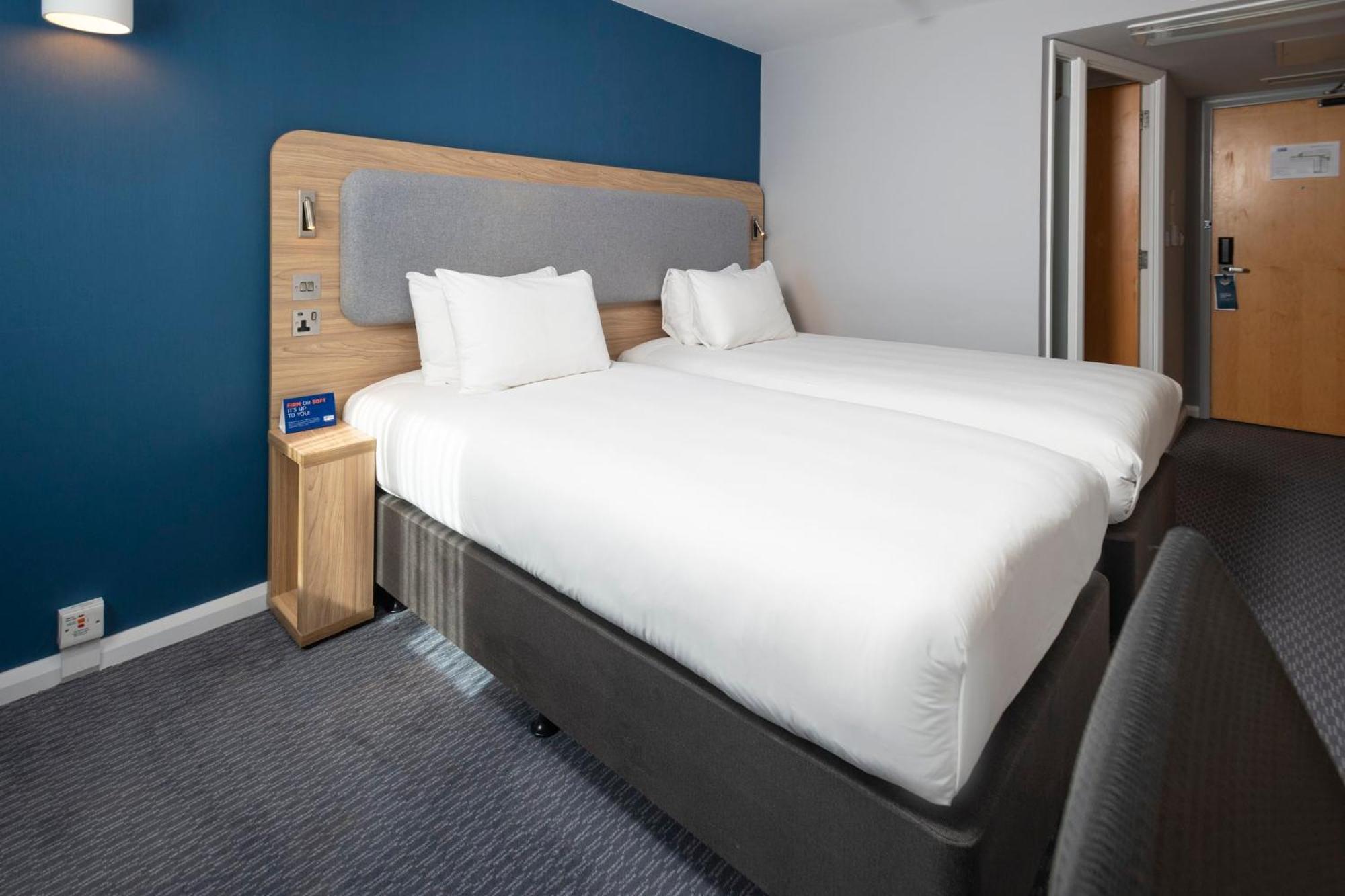 Holiday Inn Express Swindon City Centre By Ihg Luaran gambar
