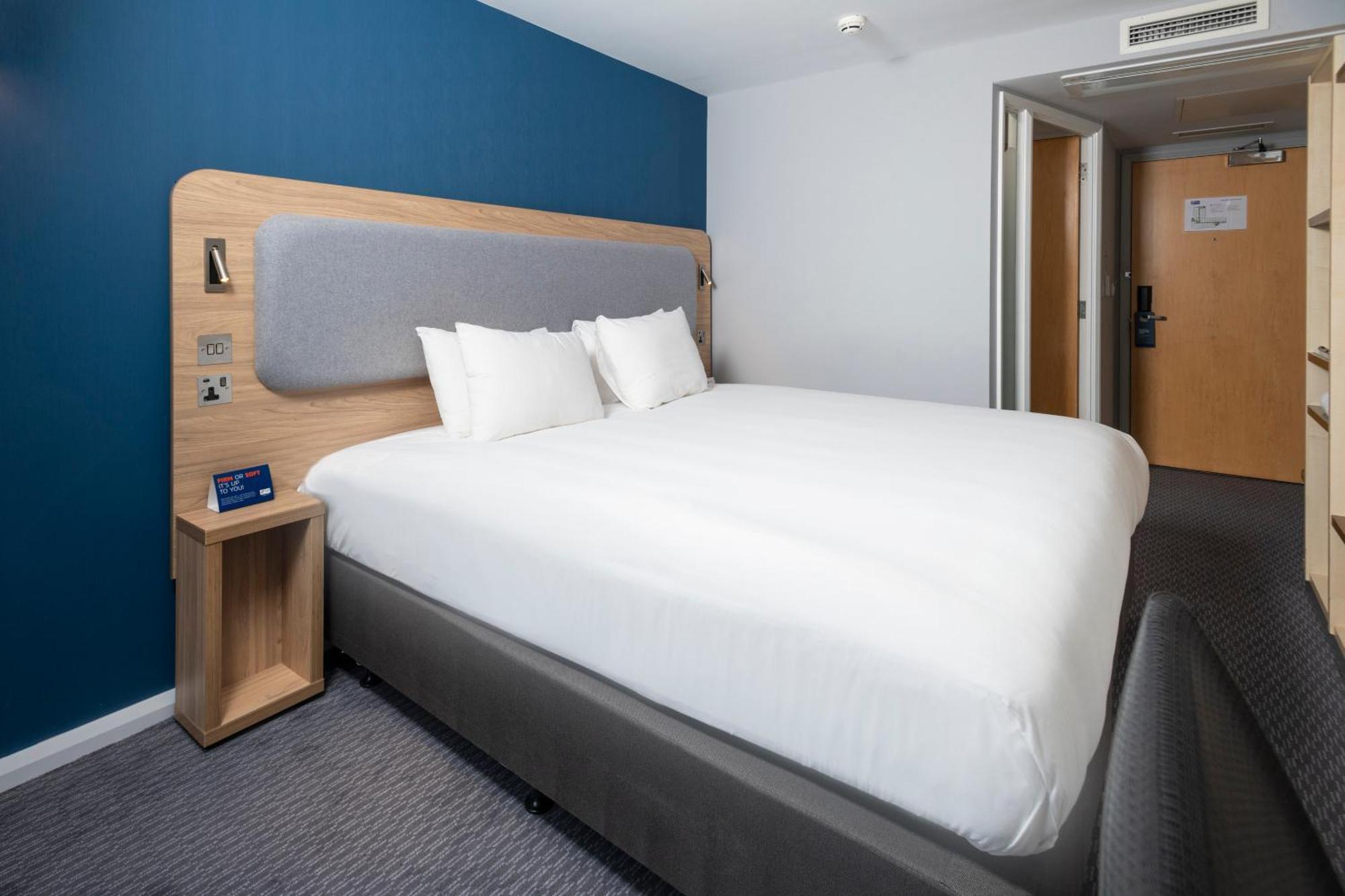 Holiday Inn Express Swindon City Centre By Ihg Luaran gambar