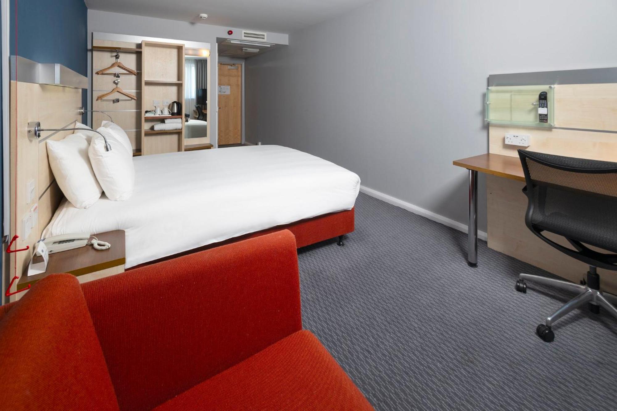 Holiday Inn Express Swindon City Centre By Ihg Luaran gambar