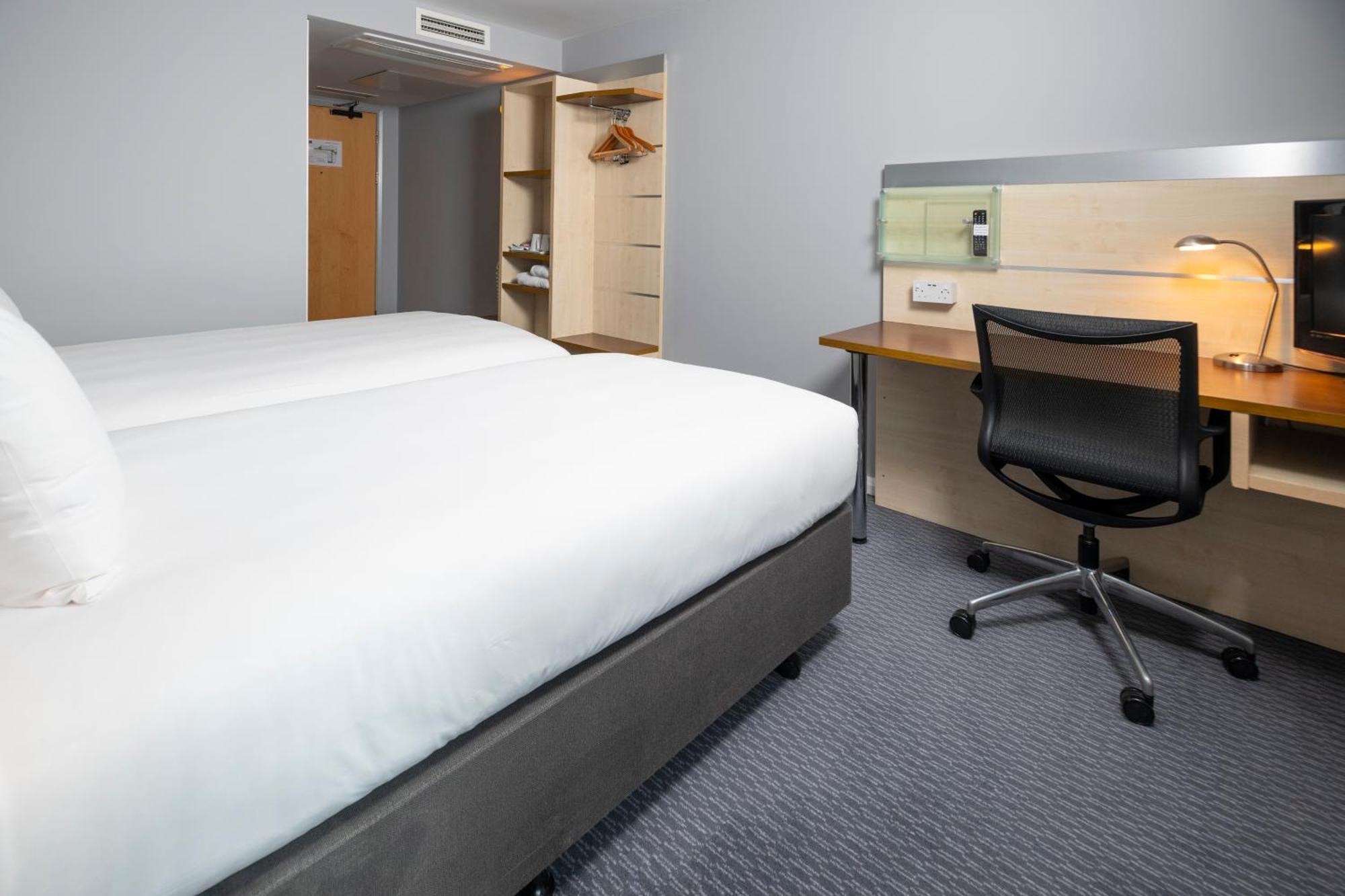 Holiday Inn Express Swindon City Centre By Ihg Luaran gambar